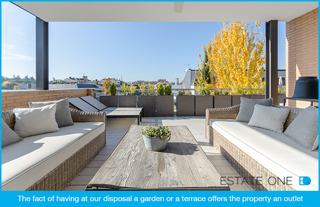 I want a house with a terrace and a garden