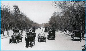 Paseo de Recoletos in black and white