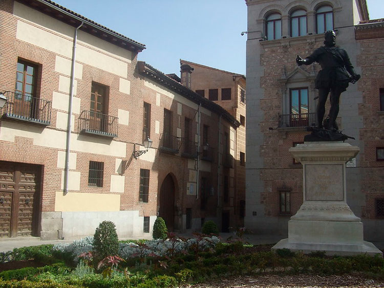 Plaza de la Villa, corazón del Madrid medieval